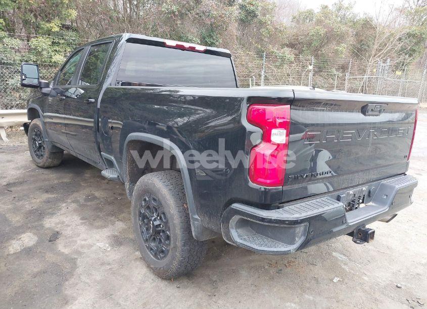 Photo 3 of 2024 Chevrolet Silverado 2500HD 4WD STANDARD BED LT (VIN 1GC4YNE73RF271061)