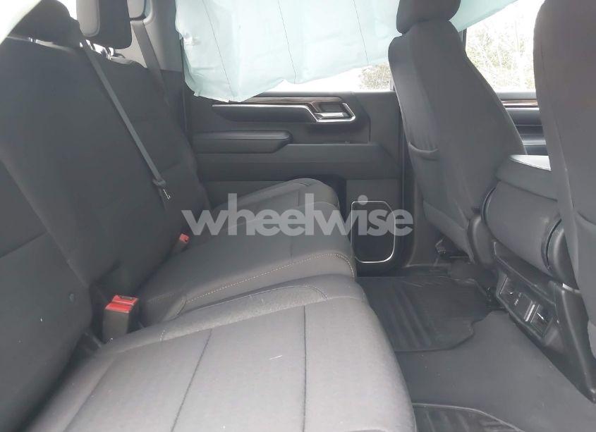 Photo 6 of 2024 Chevrolet Silverado 2500HD 4WD STANDARD BED LT (VIN 1GC4YNE73RF271061)