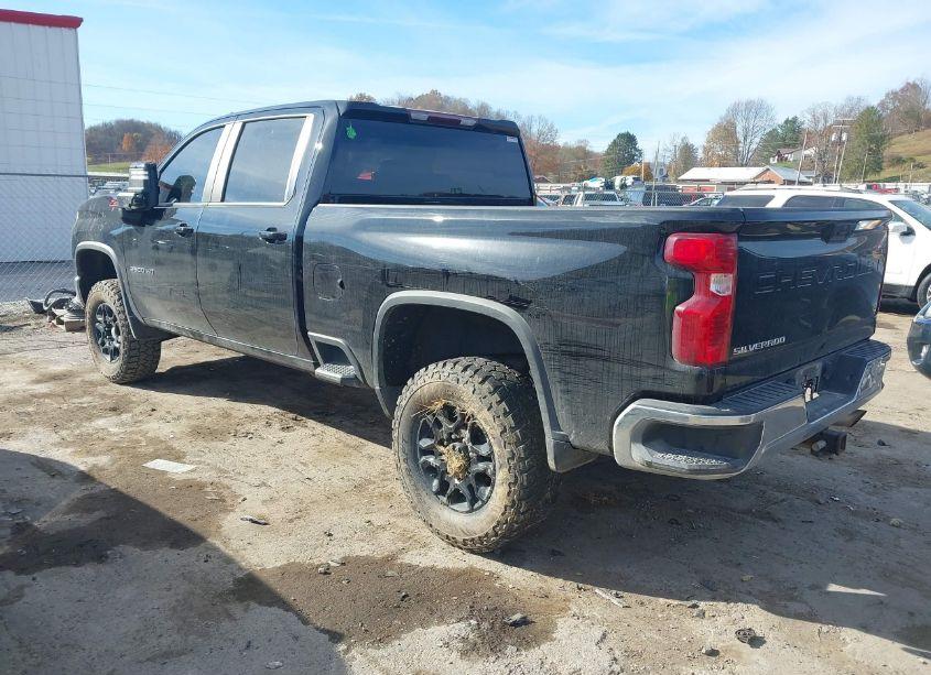 Photo 3 of 2021 Chevrolet Silverado 2500HD 4WD STANDARD BED LT (VIN 1GC4YNE74MF303220)