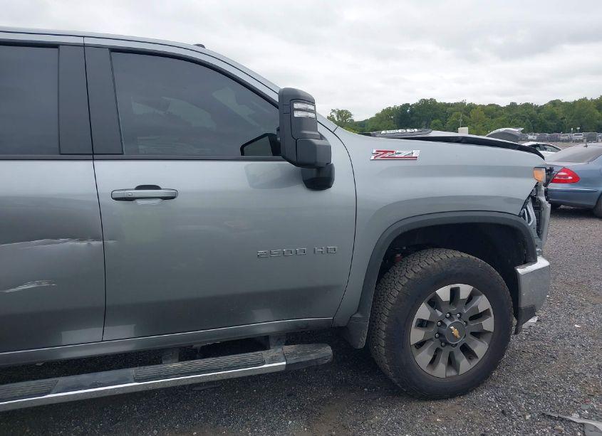 Photo 14 of 2024 Chevrolet Silverado 2500HD LT (VIN 1GC4YNE79RF389065)