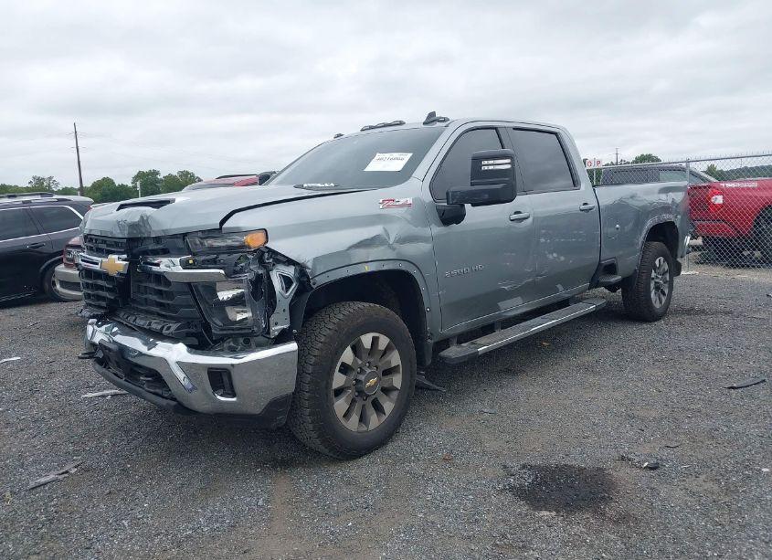 Photo 2 of 2024 Chevrolet Silverado 2500HD LT (VIN 1GC4YNE79RF389065)