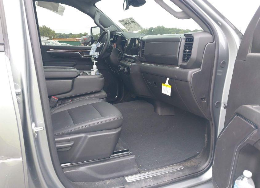 Photo 5 of 2024 Chevrolet Silverado 2500HD LT (VIN 1GC4YNE79RF389065)