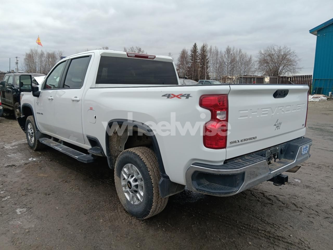 Photo 2 of 2024 CHEVROLET SILVERADO K2500 HEAVY DUTY LT (VIN 1GC4YNE7XRF121335)