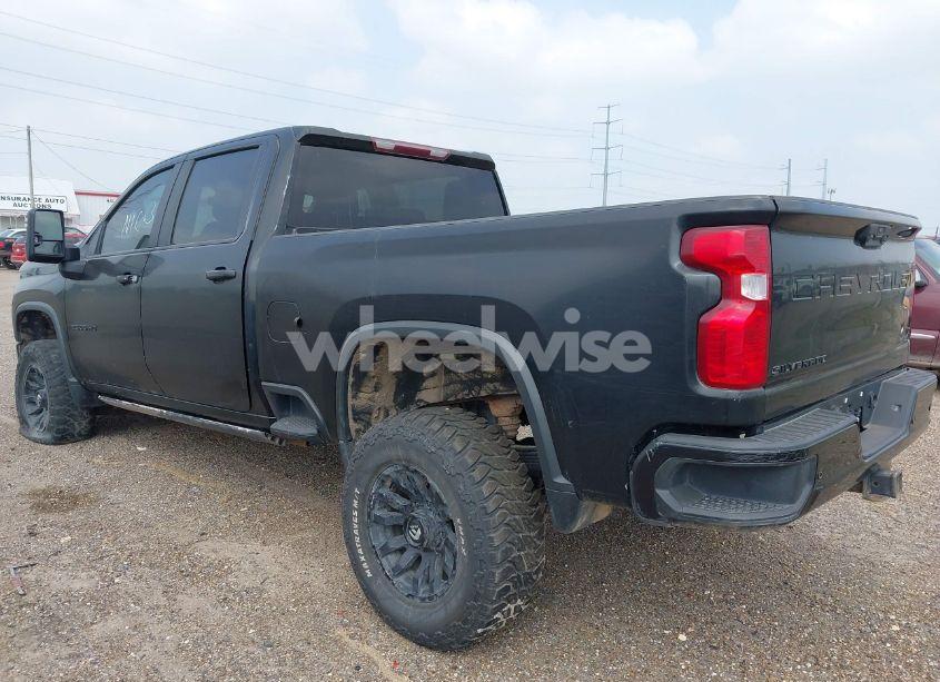 Photo 3 of 2022 Chevrolet Silverado 2500HD (VIN 1GC4YNEY1NF263141)