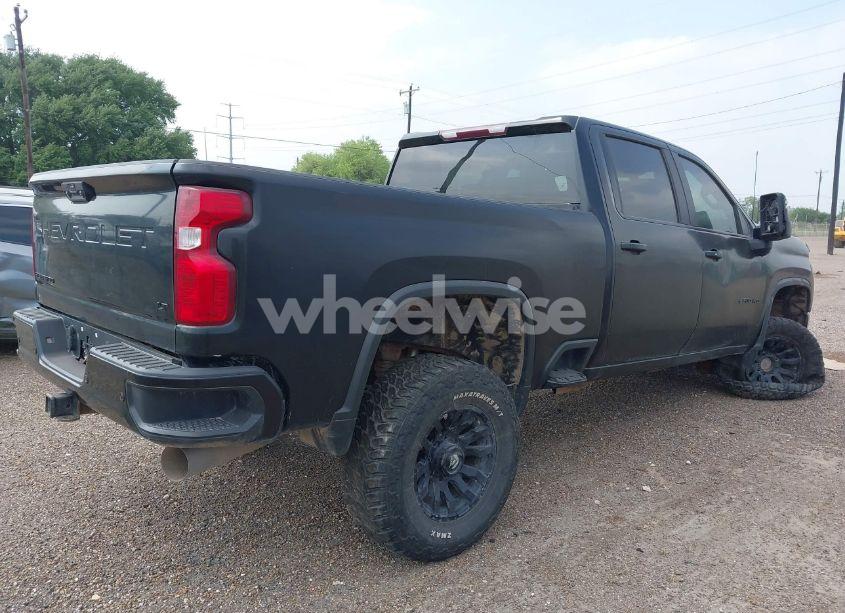 Photo 4 of 2022 Chevrolet Silverado 2500HD (VIN 1GC4YNEY1NF263141)