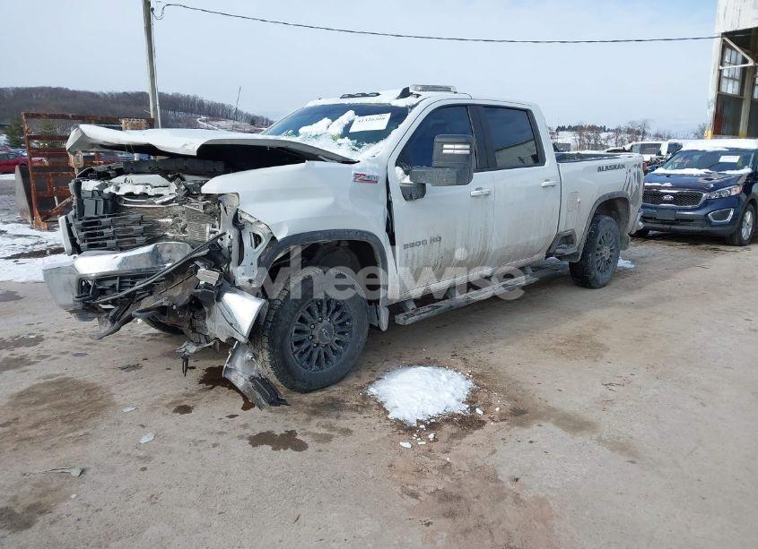 Photo 2 of 2022 Chevrolet Silverado 2500HD 4WD STANDARD BED LT (VIN 1GC4YNEY1NF295796)