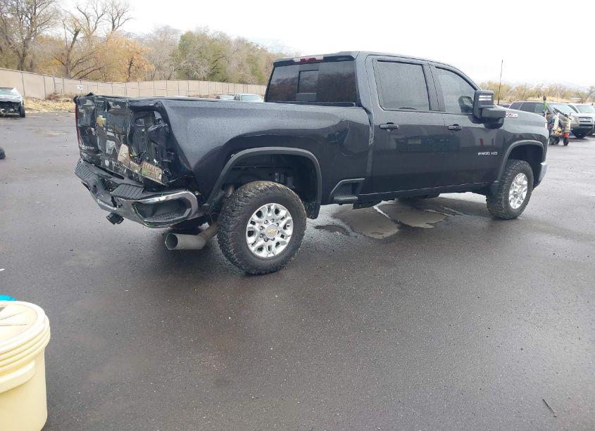 Photo 4 of 2024 Chevrolet Silverado 2500HD 4WD STANDARD BED LT (VIN 1GC4YNEY1RF197440)