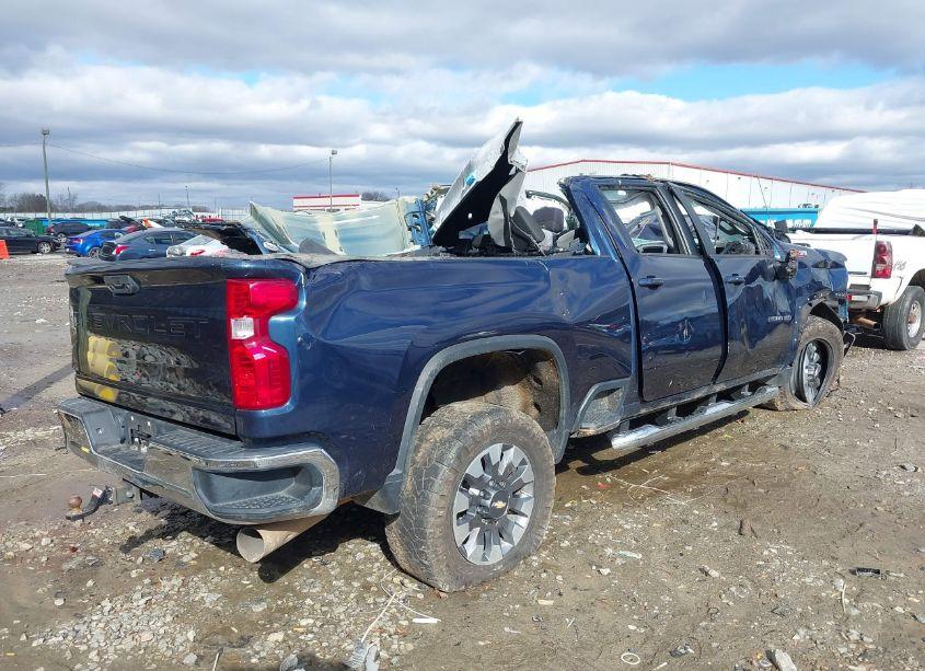 Photo 4 of 2022 Chevrolet Silverado 2500HD 4WD STANDARD BED LT (VIN 1GC4YNEY3NF135127)