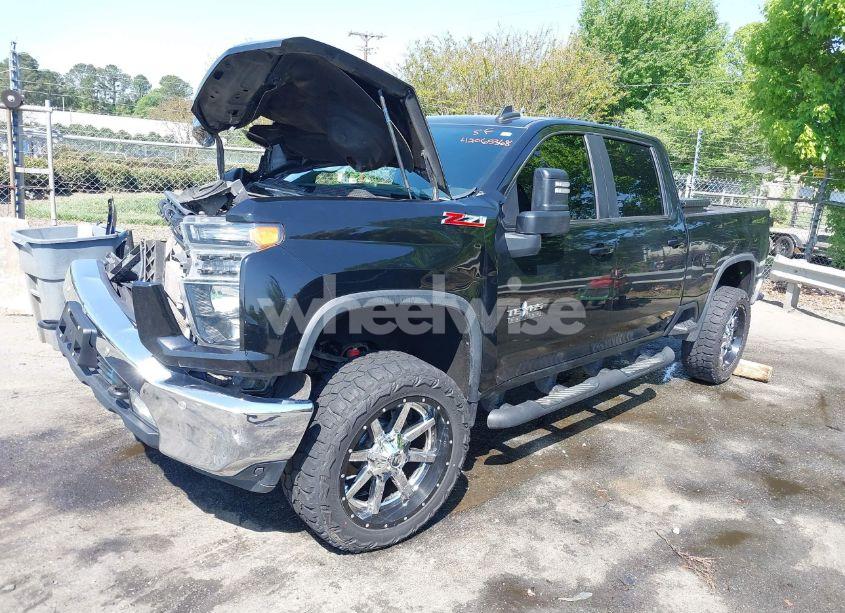 Photo 2 of 2020 Chevrolet Silverado 2500HD 4WD STANDARD BED LT (VIN 1GC4YNEY4LF132900)
