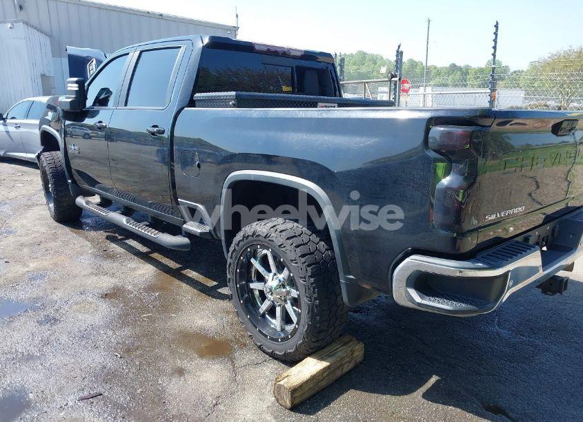 Photo 3 of 2020 Chevrolet Silverado 2500HD 4WD STANDARD BED LT (VIN 1GC4YNEY4LF132900)