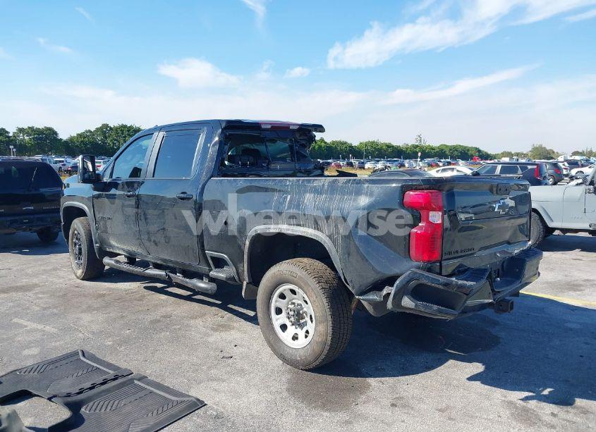 Photo 3 of 2022 Chevrolet Silverado 2500HD 4WD STANDARD BED LT (VIN 1GC4YNEY4NF301431)