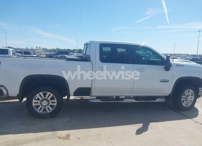 Photo 15 of 2020 Chevrolet Silverado 2500HD 4WD STANDARD BED LT (VIN 1GC4YNEY7LF111393)