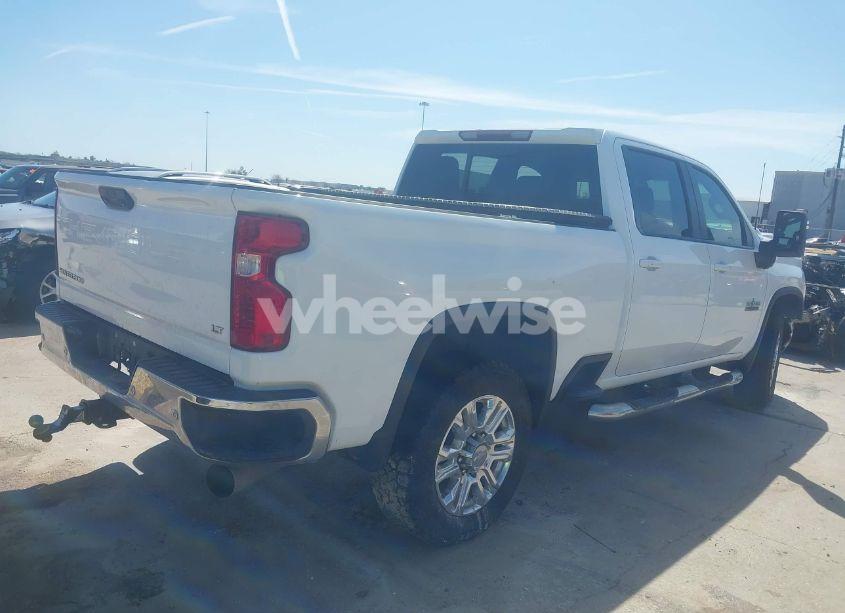 Photo 4 of 2020 Chevrolet Silverado 2500HD 4WD STANDARD BED LT (VIN 1GC4YNEY7LF111393)