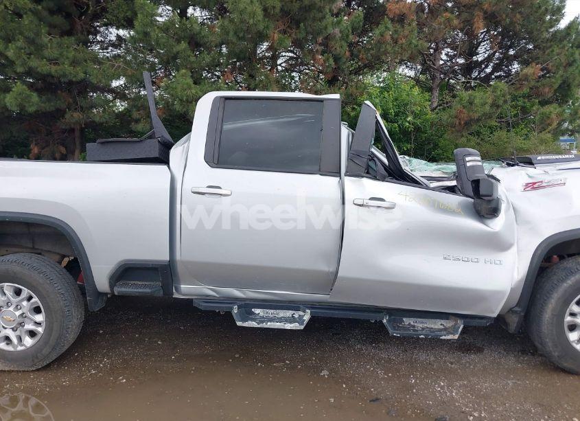 Photo 13 of 2021 Chevrolet Silverado 2500HD 4WD STANDARD BED LT (VIN 1GC4YNEY8MF218924)