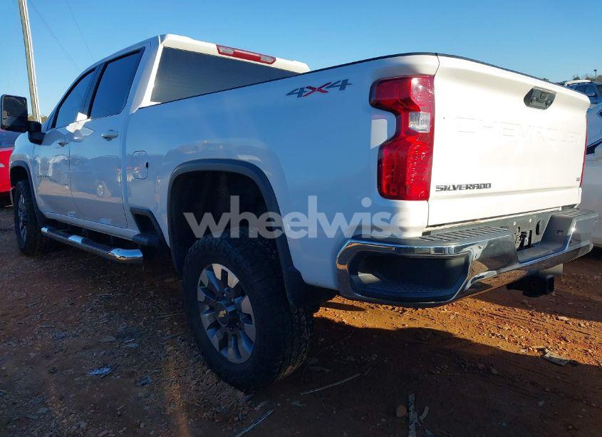 Photo 3 of 2022 Chevrolet Silverado 2500HD 4WD STANDARD BED LT (VIN 1GC4YNEY9NF131714)