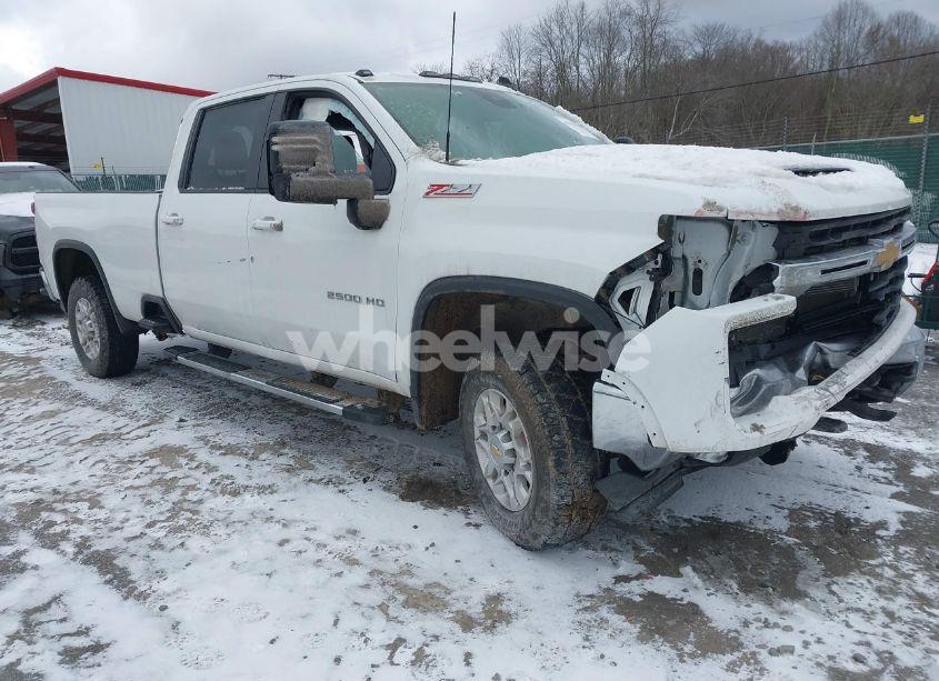 2024 Chevrolet Silverado 2500HD 4WD LONG BED LT (VIN 1GC4YNEYXRF109064) main photo