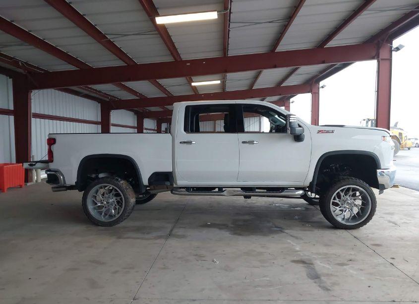 Photo 13 of 2022 Chevrolet Silverado 2500HD 4WD STANDARD BED LTZ (VIN 1GC4YPE76NF175253)