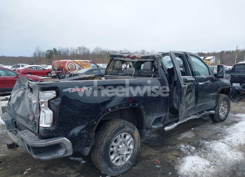 Photo 4 of 2022 Chevrolet Silverado 2500HD 4WD STANDARD BED LTZ (VIN 1GC4YPEY0NF157999)