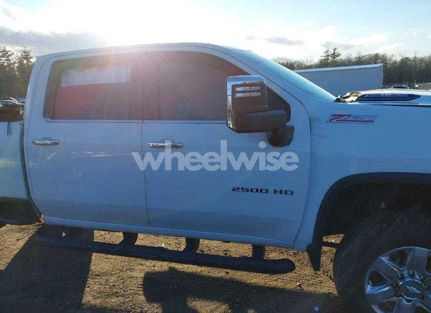Photo 16 of 2020 Chevrolet Silverado 2500HD 4WD STANDARD BED LTZ (VIN 1GC4YPEY1LF118710)