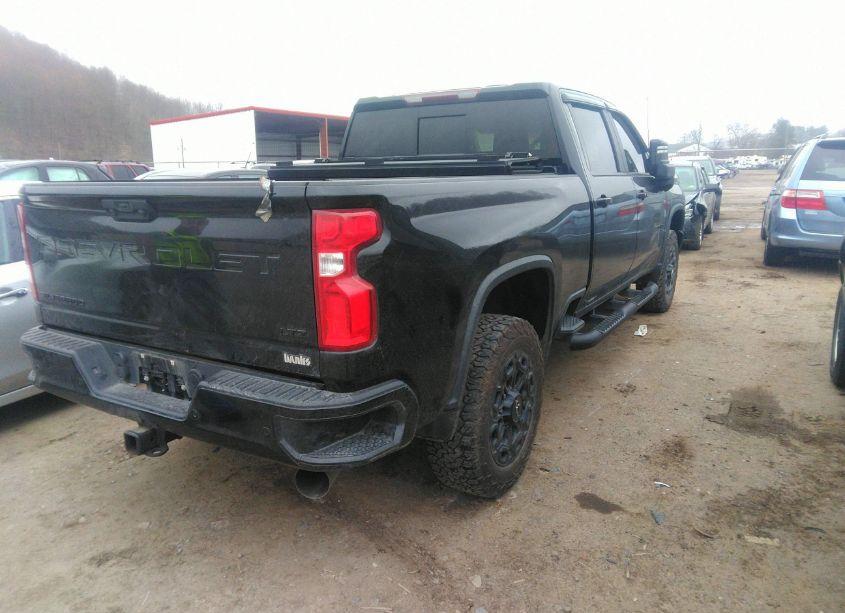 Photo 4 of 2021 Chevrolet Silverado 2500HD 4WD STANDARD BED LTZ (VIN 1GC4YPEY2MF213360)