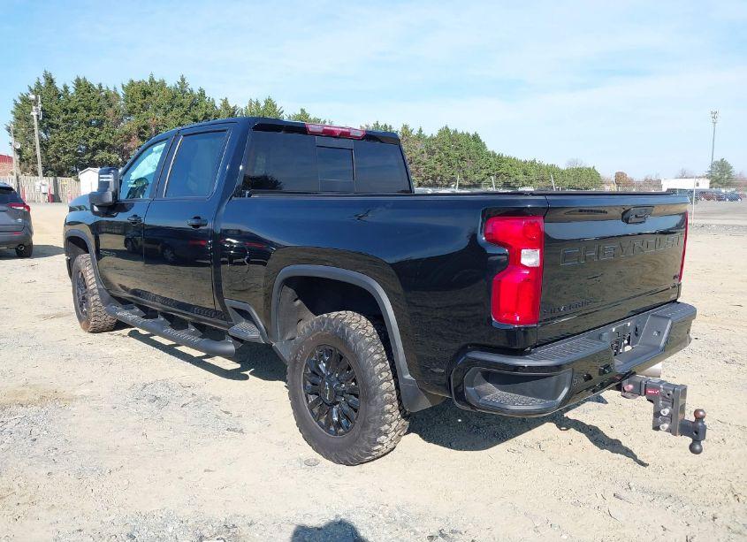 Photo 3 of 2022 Chevrolet Silverado 2500HD 4WD STANDARD BED LTZ (VIN 1GC4YPEY2NF147538)