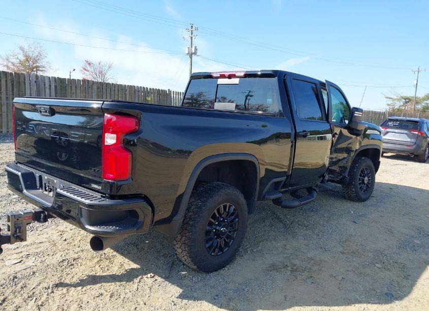Photo 4 of 2022 Chevrolet Silverado 2500HD 4WD STANDARD BED LTZ (VIN 1GC4YPEY2NF147538)