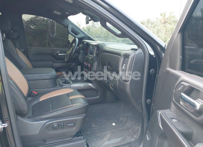 Photo 5 of 2023 Chevrolet Silverado 2500HD 4WD STANDARD BED LTZ (VIN 1GC4YPEY2PF170403)