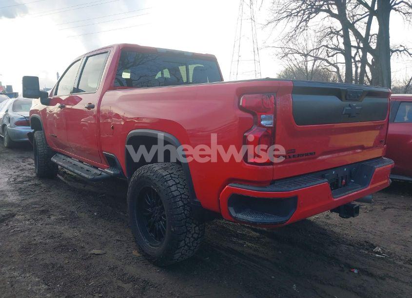 Photo 3 of 2022 Chevrolet Silverado 2500HD 4WD STANDARD BED LTZ (VIN 1GC4YPEYXNF356624)