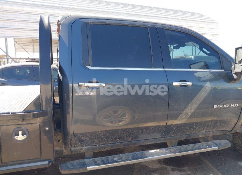 Photo 13 of 2020 Chevrolet Silverado 2500HD 4WD STANDARD BED HIGH COUNTRY (VIN 1GC4YREY0LF284941)