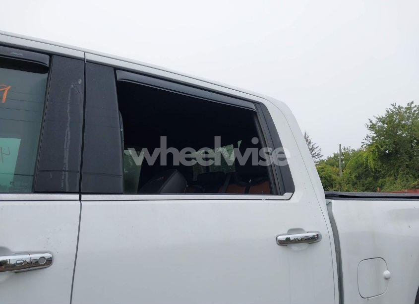Photo 10 of 2020 Chevrolet Silverado 2500HD 4WD LONG BED HIGH COUNTRY/4WD STANDARD BED HIGH COUNTRY (VIN 1GC4YREY4LF020847)