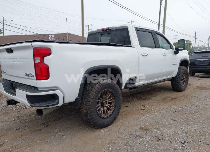 Photo 4 of 2020 Chevrolet Silverado 2500HD 4WD LONG BED HIGH COUNTRY/4WD STANDARD BED HIGH COUNTRY (VIN 1GC4YREY4LF020847)