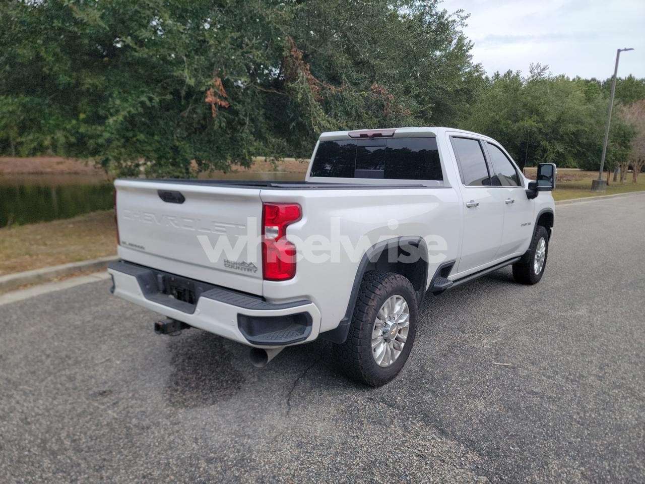 Photo 4 of 2023 CHEVROLET SILVERADO K2500 HIGH COUNTRY (VIN 1GC4YREY4PF255934)