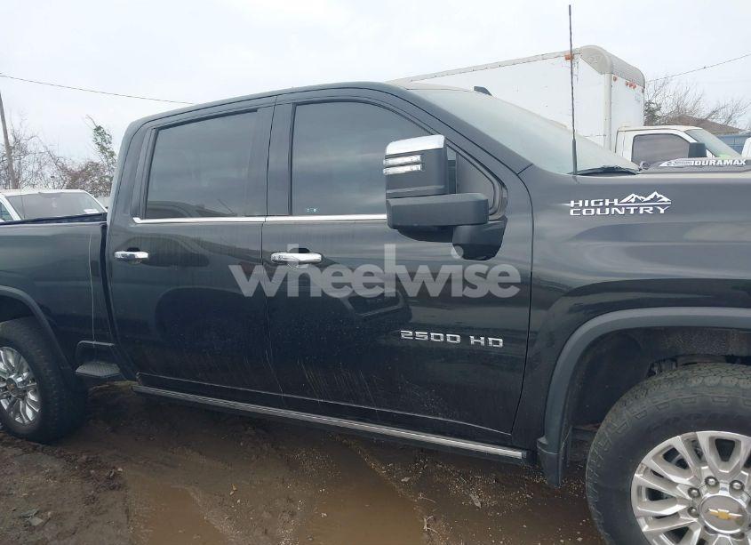 Photo 13 of 2022 Chevrolet Silverado 2500HD (VIN 1GC4YREY7NF364546)