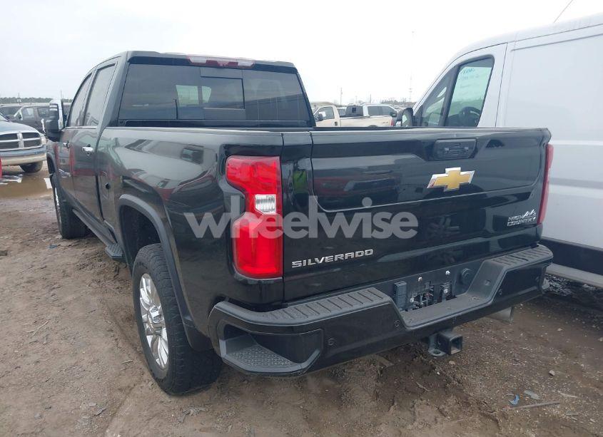 Photo 3 of 2022 Chevrolet Silverado 2500HD (VIN 1GC4YREY7NF364546)