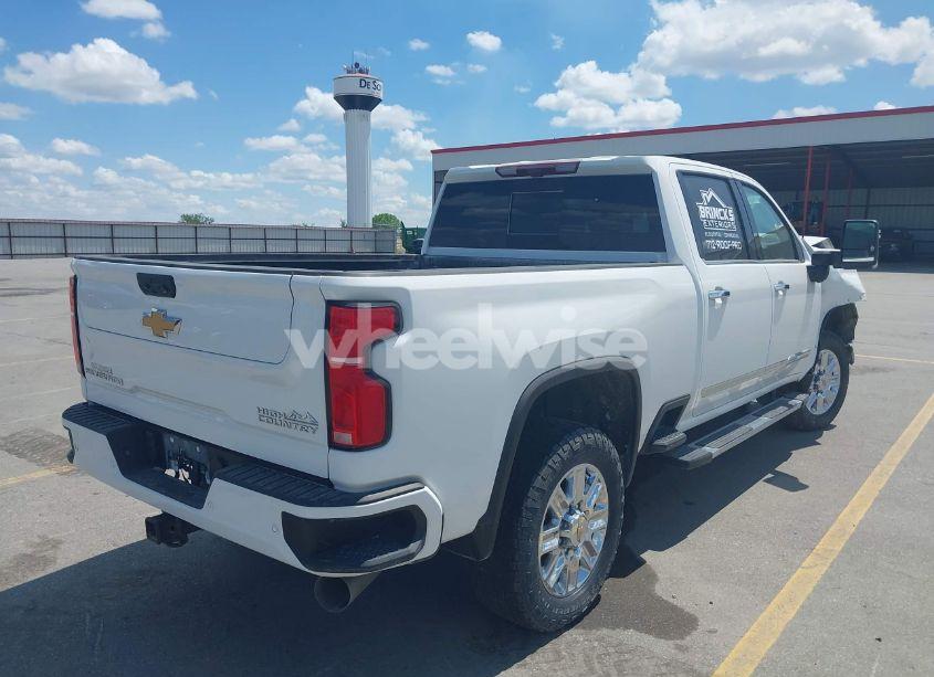 Photo 4 of 2024 Chevrolet Silverado 2500HD 4WD STANDARD BED HIGH COUNTRY (VIN 1GC4YREY9RF146114)
