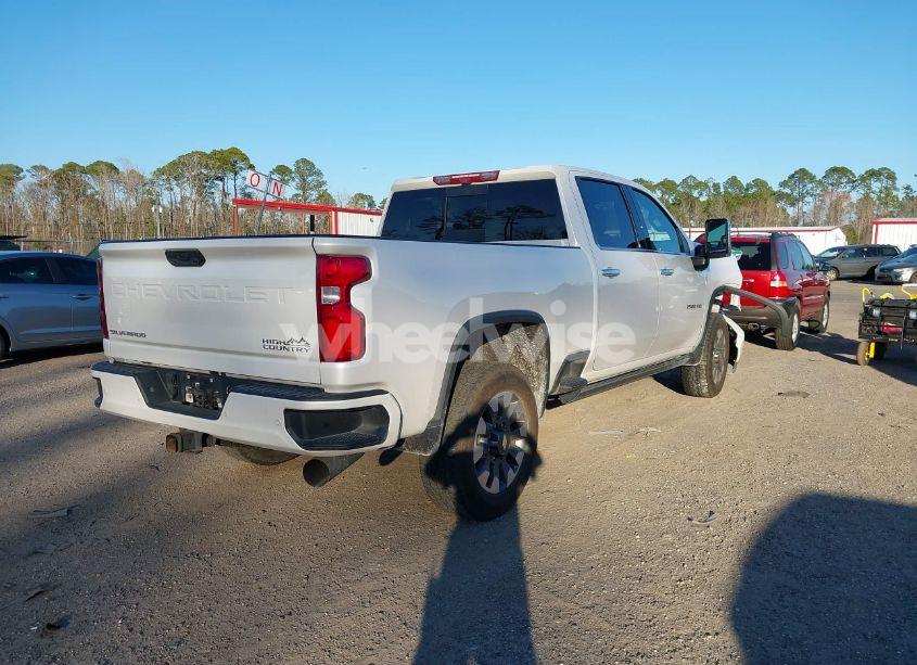 Photo 4 of 2022 Chevrolet Silverado 2500HD 4WD STANDARD BED HIGH COUNTRY (VIN 1GC4YREYXNF260293)