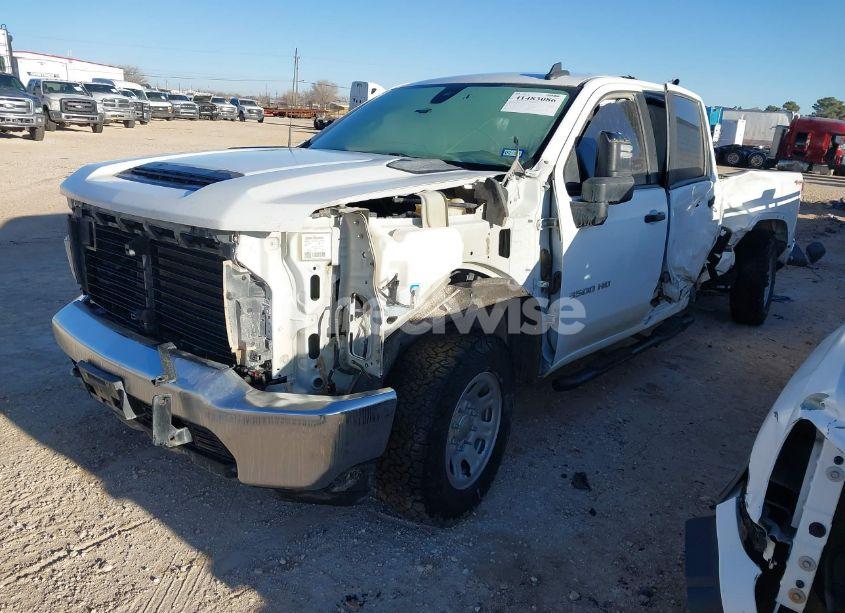 Photo 2 of 2022 Chevrolet Silverado 3500HD 4WD LONG BED WT (VIN 1GC4YSE73NF218997)