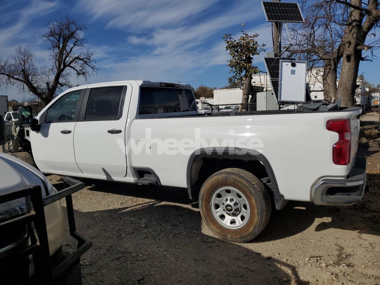 Photo 2 of 2024 CHEVROLET SILVERADO K3500 (VIN 1GC4YSE75RF286904)