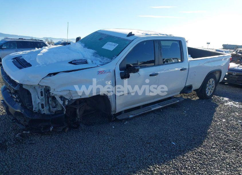 Photo 2 of 2022 Chevrolet Silverado 3500HD 4WD LONG BED WT (VIN 1GC4YSEY4NF365953)