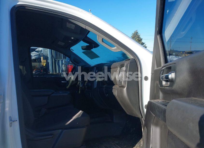 Photo 5 of 2022 Chevrolet Silverado 3500HD 4WD LONG BED WT (VIN 1GC4YSEY4NF365953)