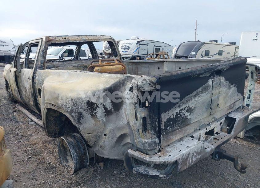 Photo 3 of 2021 Chevrolet Silverado 3500HD 4WD LONG BED LT (VIN 1GC4YTEY1MF123903)