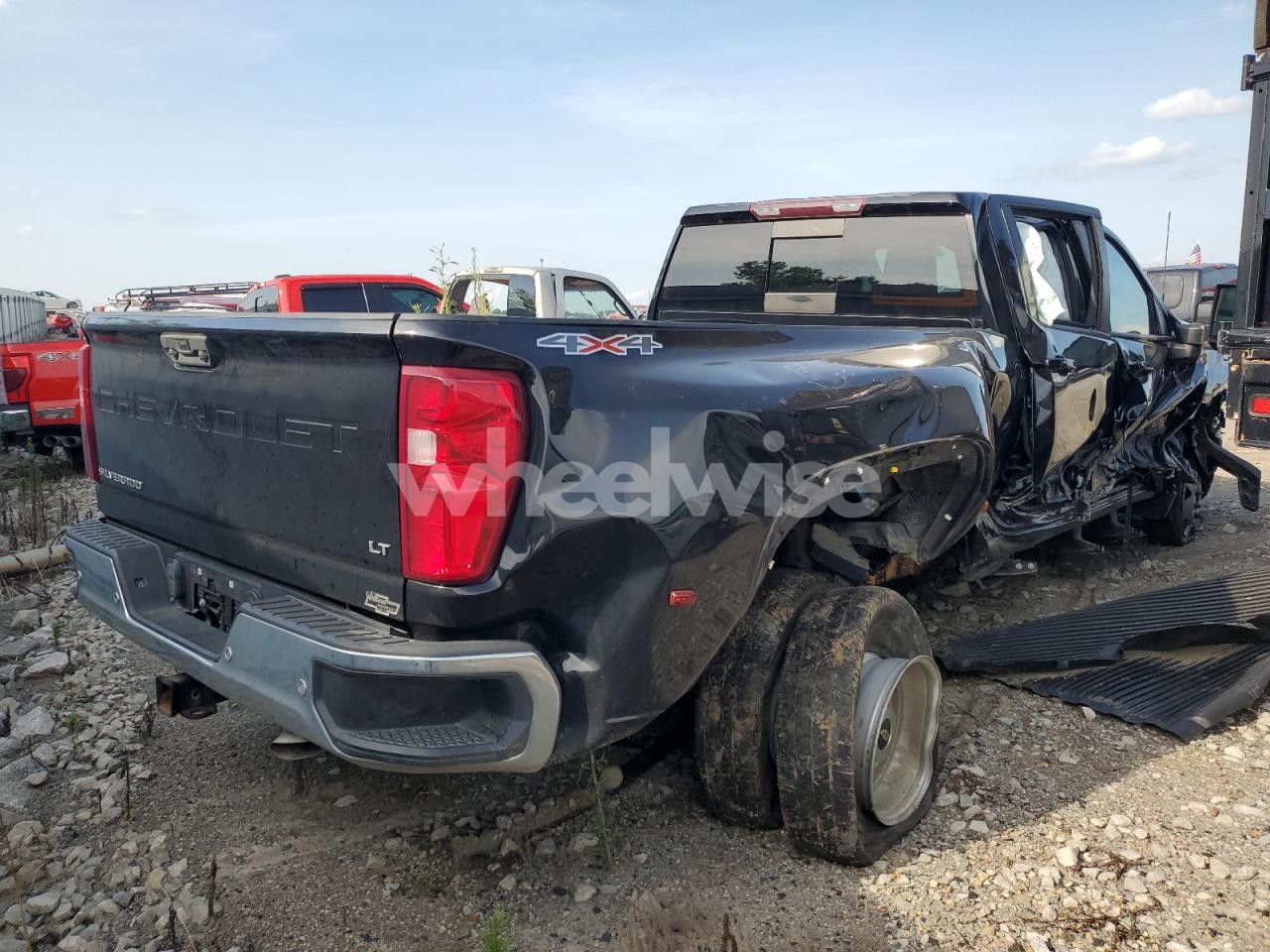 Photo 3 of 2020 CHEVROLET SILVERADO K3500 LT (VIN 1GC4YTEY4LF332874)