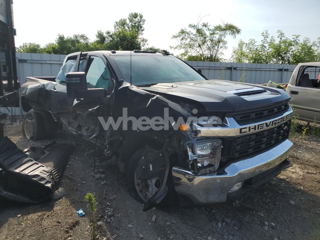 Photo 4 of 2020 CHEVROLET SILVERADO K3500 LT (VIN 1GC4YTEY4LF332874)