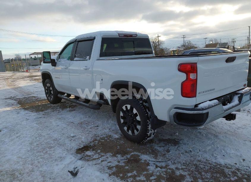 Photo 3 of 2020 Chevrolet Silverado 3500HD 4WD STANDARD BED LT (VIN 1GC4YTEY8LF216092)