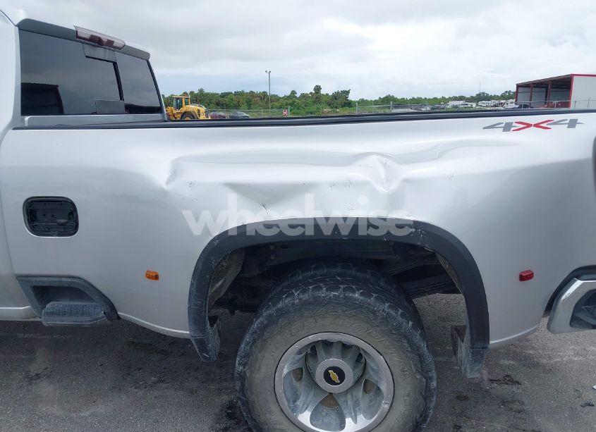 Photo 13 of 2020 Chevrolet Silverado 3500HD 4WD LONG BED LT (VIN 1GC4YTEYXLF342096)