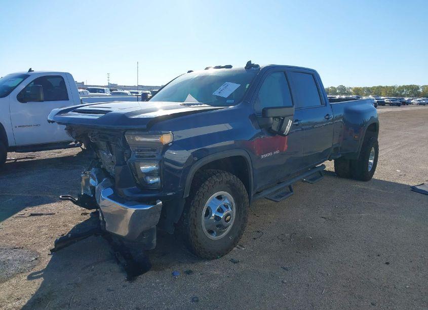 Photo 2 of 2022 Chevrolet Silverado 3500HD 4WD LONG BED LT (VIN 1GC4YTEYXNF206473)