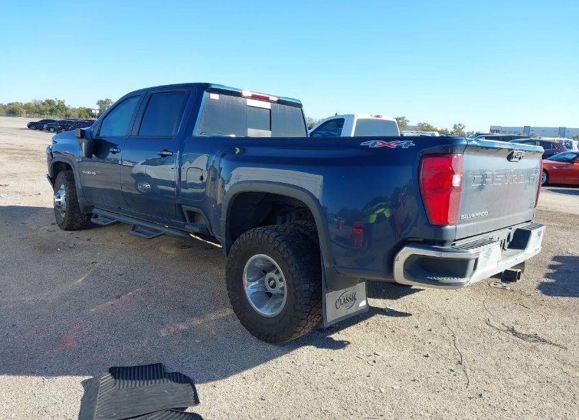 Photo 3 of 2022 Chevrolet Silverado 3500HD 4WD LONG BED LT (VIN 1GC4YTEYXNF206473)