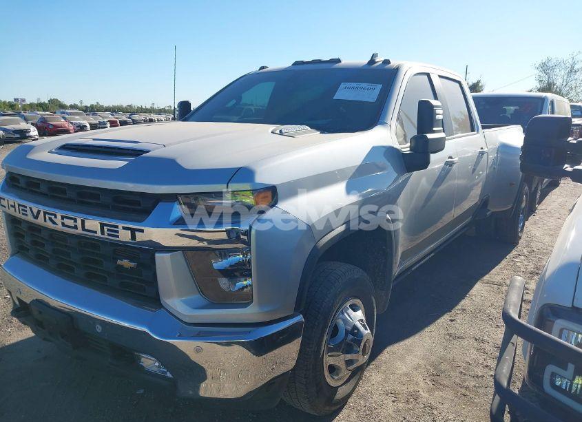 Photo 2 of 2022 Chevrolet Silverado 3500HD 4WD LONG BED LT (VIN 1GC4YTEYXNF221927)