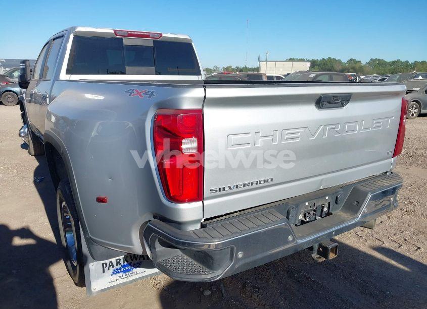 Photo 3 of 2022 Chevrolet Silverado 3500HD 4WD LONG BED LT (VIN 1GC4YTEYXNF221927)