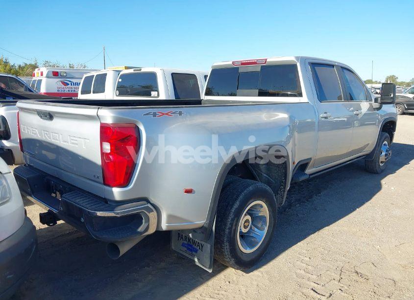 Photo 4 of 2022 Chevrolet Silverado 3500HD 4WD LONG BED LT (VIN 1GC4YTEYXNF221927)